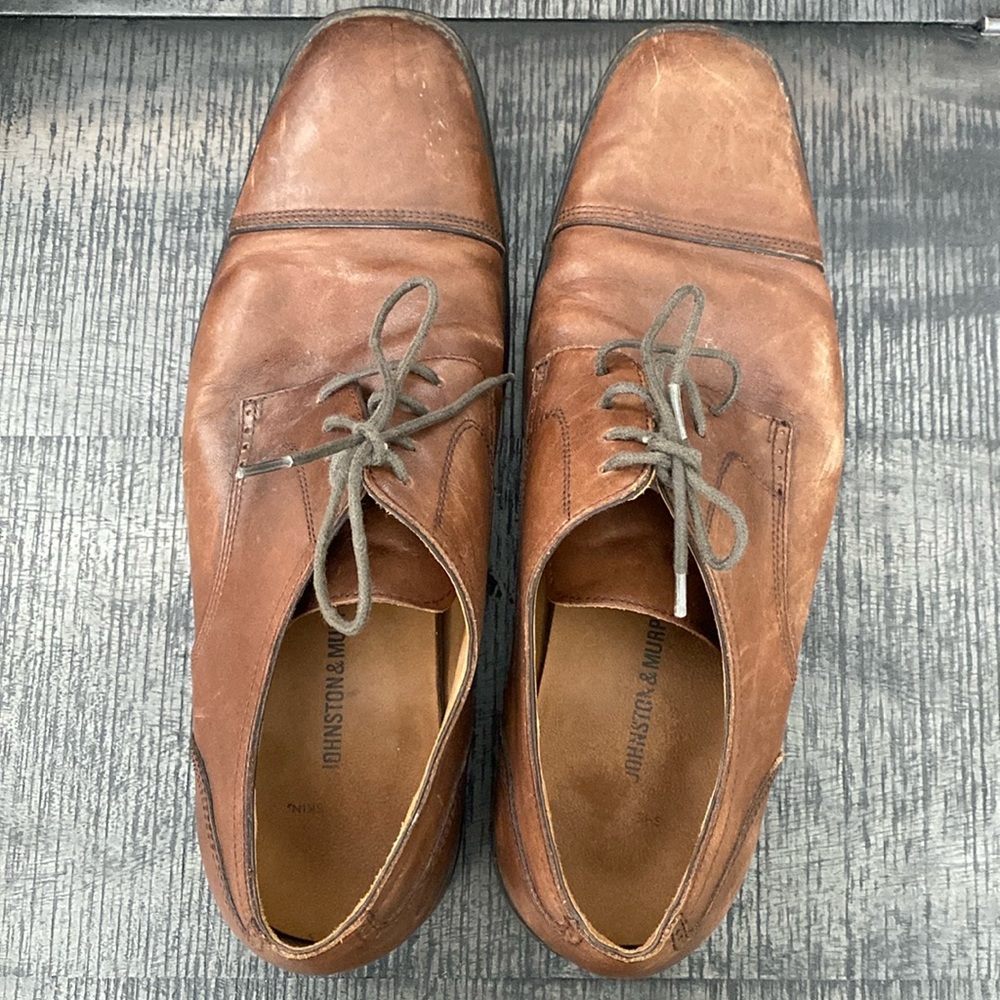 Men size 11 Johnston and Murphy dress shoe. Pre-owned.